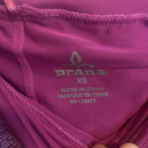 Prana shirt with built in capris - Picture 6 of 6